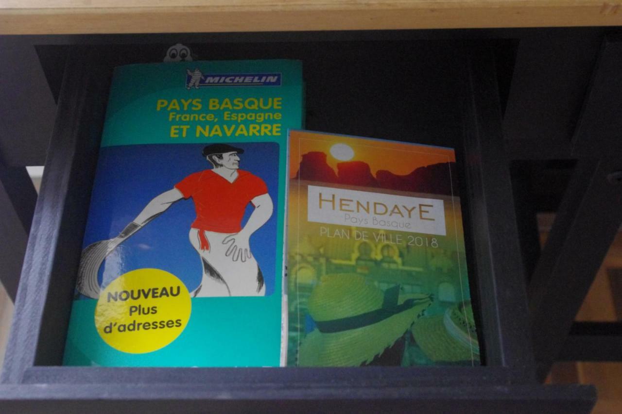 Chambres d'hôtes HOR DAGO près de la gare avec 2 vélos Hendaye Esterno foto